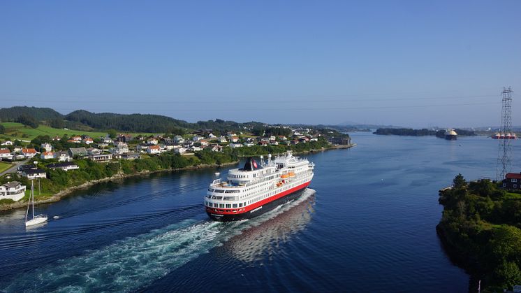 OS-Karmsund_Norway_HGR_147734_Photo_Morten_Vika_Hurtigruten