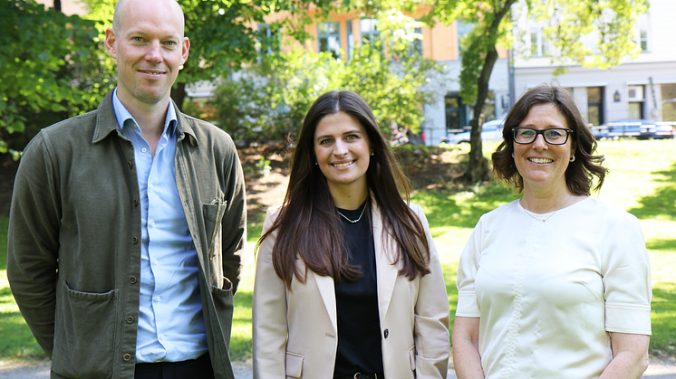 Nexer Tech Talent and ICA continue to collaborate, securing competence of the future. From the left: John Sjöberg and Sofie Lundh, Nexer Tech Talent, Johanna Wiking, ICA Group.