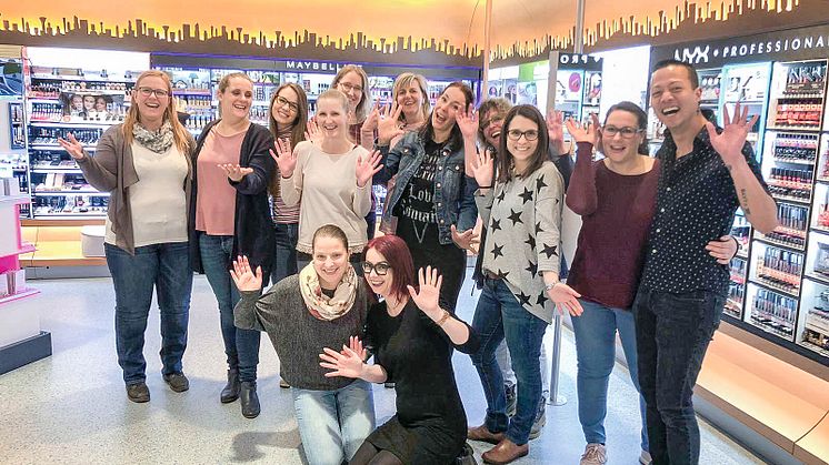 Das Team vom dm-Markt Grenzach-Wyhlen freut sich auf die Neueröffnung am 28. März
