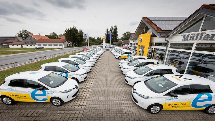 28 neue Elektrofahrzeuge vom Typ Renault Zoe hat das Bayernwerk in seine Flotte aufgenommen.