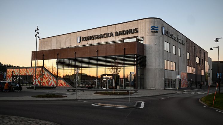 Familjebadet och 50-metersbassängen i Kungsbacka badhus kommer att tömmas under sommaren. 