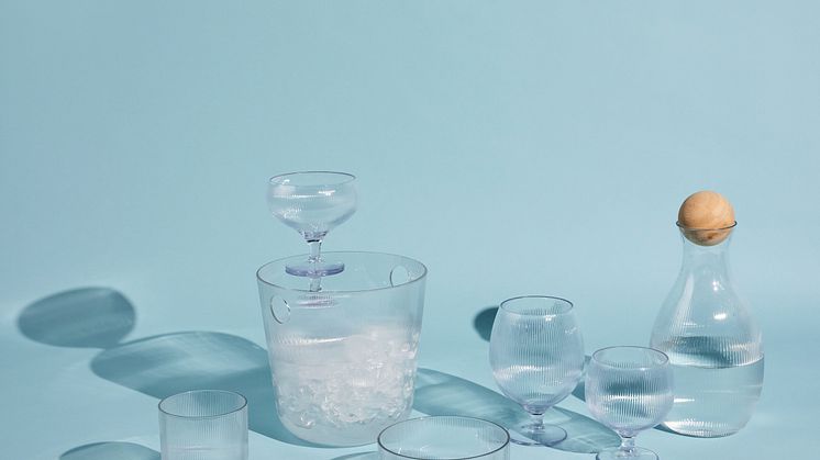 Picknickserien Billi från Sagaform är inte bara ett nytt komplement till friluftslivet utan också en revolution inom det. Tillverkad av 100% återvunnen plast