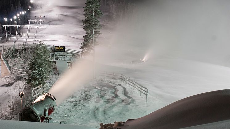 STÖTEN MÅNGMILJONSATSAR PÅ SNÖPRODUKTION