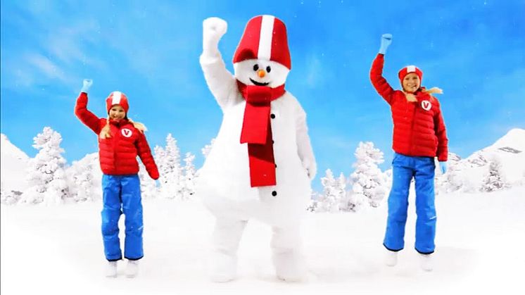 Snögubben Valle intar fjällen - #älskasnö