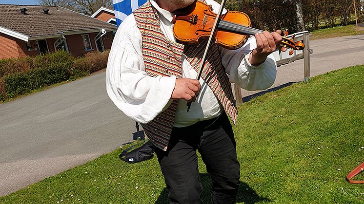 Laif Carr-1.jpg