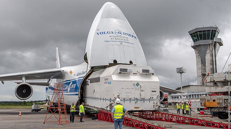 EUTELSAT 7C arrival at Cayenne-Félix-Éboué airport, where the container with the satellite is unloaded from an Antonov cargo plane. Photo credit Arianespace