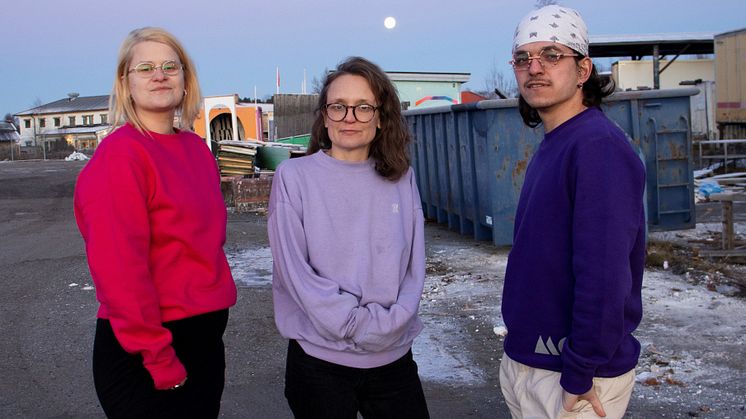 Ellen Freed, Malin Tivenius och Filip Kijowski – residenskonstnärer på OpenArt. Foto: Felicia Bjärmark Esbjörnsson.