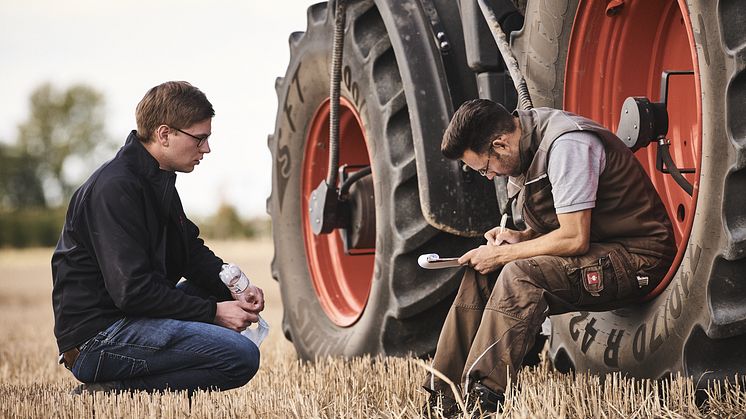 DLG Test Tractors with CEMOS