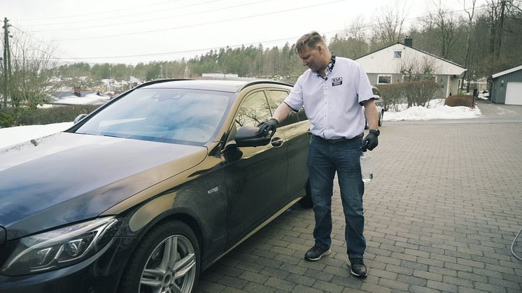 Slik vasker du bilen riktig med høytrykk