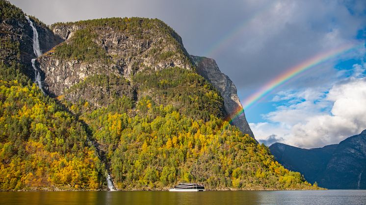 Elektriske Future of The Fjords og Nærøyfjorden egner seg godt som konsertarena 