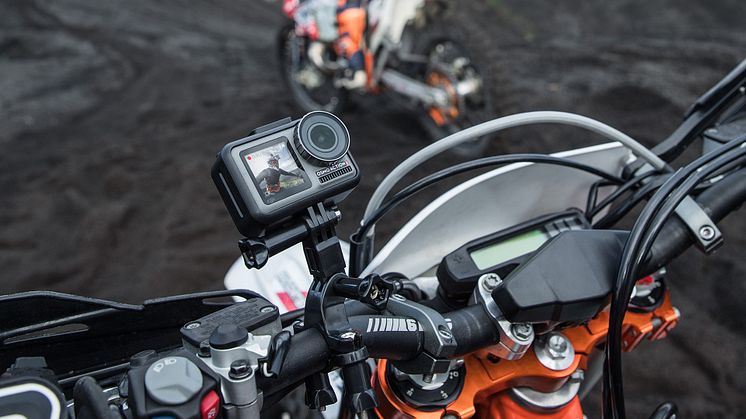 osmo-action_in-use_motorbike-03_rgb_72