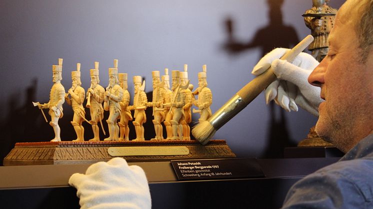 Bergaufzug aus Elfenbein bereichert nun Erlebnismuseum Manufaktur der Träume