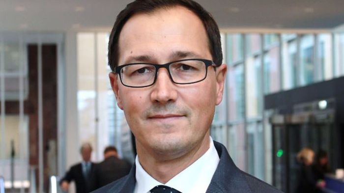 JLL rekryterar topprankad aktieanalytiker som Head of Research