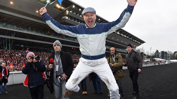 Timo Nurmos efter Readly Express seger i Prix d'Amerique 2018. Foto: Lars Jakobsson / TR Bild