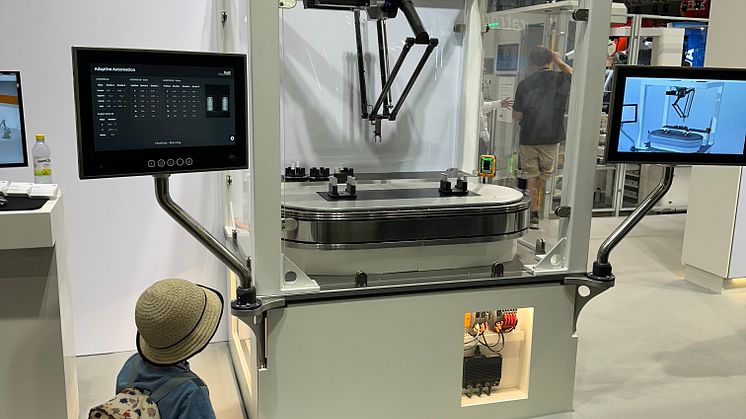 Elmia3_B&R_Elmia2024_Adaptive_Automation_Machine_Vision_AcoposTrak_Acopos6D - Copy.JPG