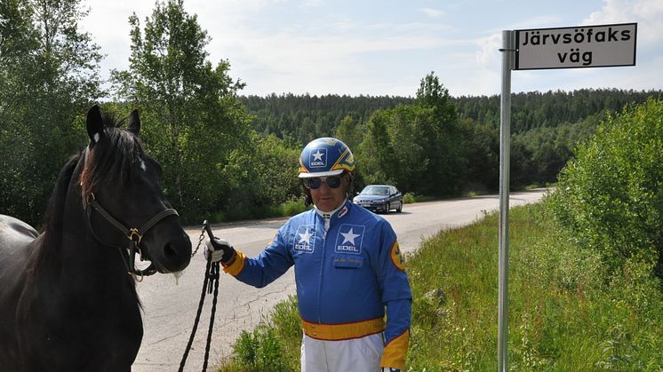 Järvsöfaks väg invigd – och Caroline Holm blev förste Järvsöfaks-stipendiat