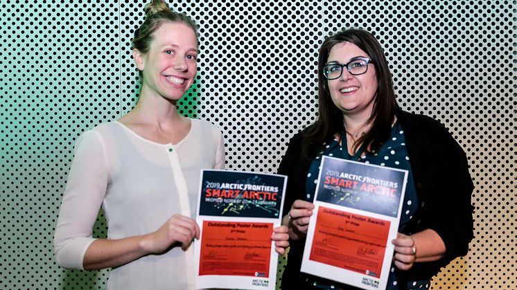 Sanna Børis Matsson (til venstre) og Amy Lusher (NIVA).