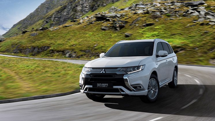 2019-modell Outlander PHEV vises i Genève