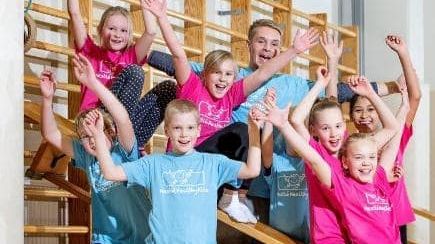 Lapset liikkuvat vauhdikkaissa iltapäiväkerhoissa eri puolilla Suomea