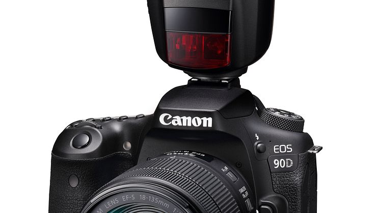 EOS 90D_BK_FrontSlantLeft_EF-S18-135mm_3.5-5.6ISUSM_SPEEDLITE470EX-AIK397[1]