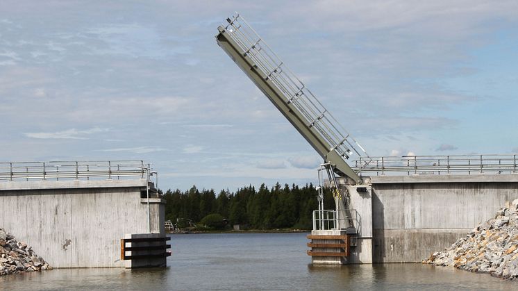 Farleden vid Bondökanalen justeras inför båtsäsongen 2023. Foto: Piteå kommun