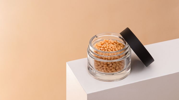 Glass jar with Sulapac lid by Nissha