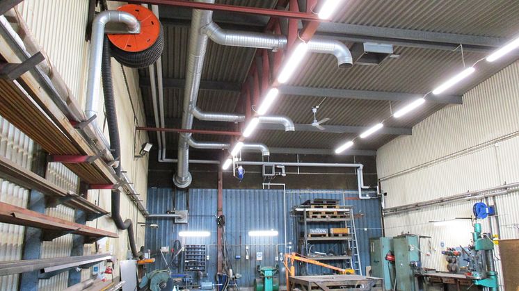 Smedjan får ny belysning - Smålandshamnar Oskarshamn fortsätter miljösatsatsning med LED-limpan industri