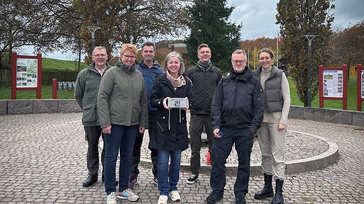 I anledning af 10-års jubilæum den 1. juni 2023 modtog RebildPorten en flot gave fra Rebildselskabet