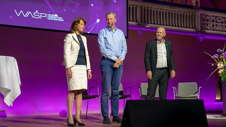 Sara Mazur, verkställande ledamot Knut och Alice Wallenbergs stiftelse, Pontus de Laval, styrelseordförande WASP och Anders Ynnerman, programdirektör WASP