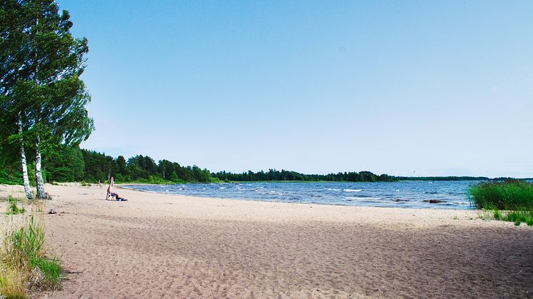 Vägbommen ner till badplatsen Björnrukan öppnas upp på prov