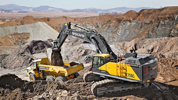Uppdaterad Volvo EC750E får förbättrad bränsleffektivitet
