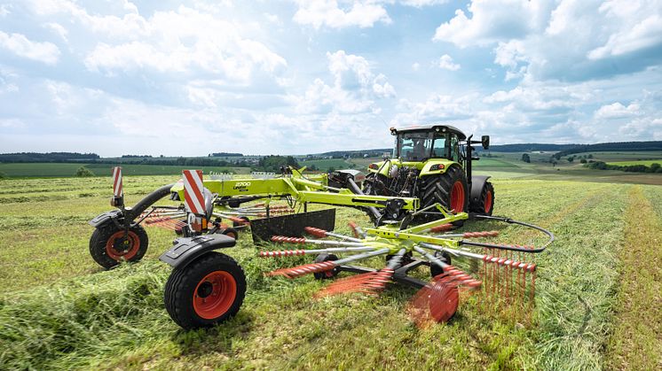 CLAAS unveils next-generation dual rotor swathers with central swathing