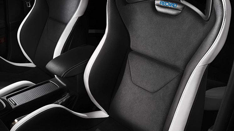 Ford Focus RS:n Recaro-istuimet