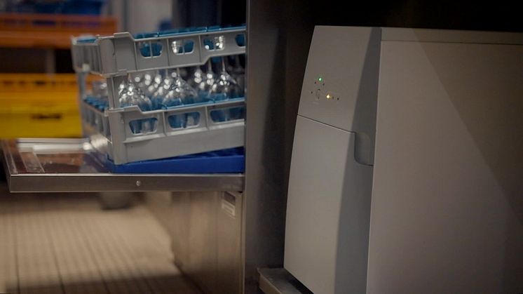 Perfectly Clean Glassware Every Time From Professional Dishwashers Thanks To A Bluewater Pro Water Purifier