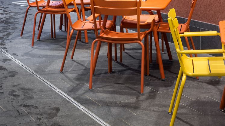 Rostfri avvattning simhall cafeteria.jpg
