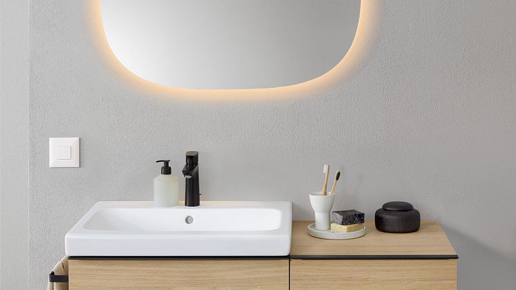 2023_iCon Bathroom with washplace and Option Mirror Oval cross_light on_with separate switch_Big Size