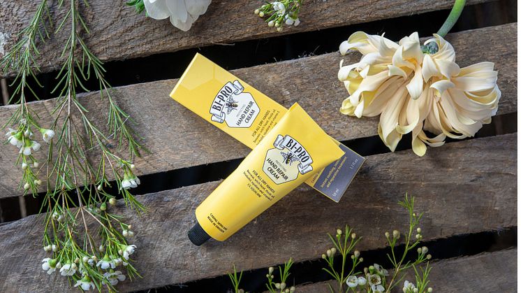 BI-PRO protecting hand repair cream_tub_förp_miljo2