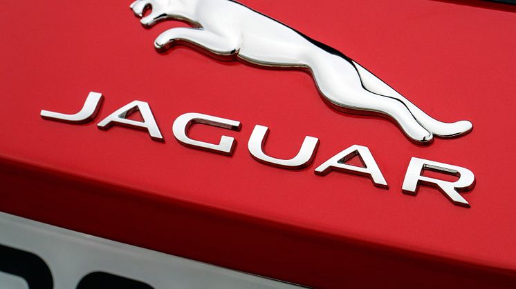 E-PACE S D240_Firenze Red_115