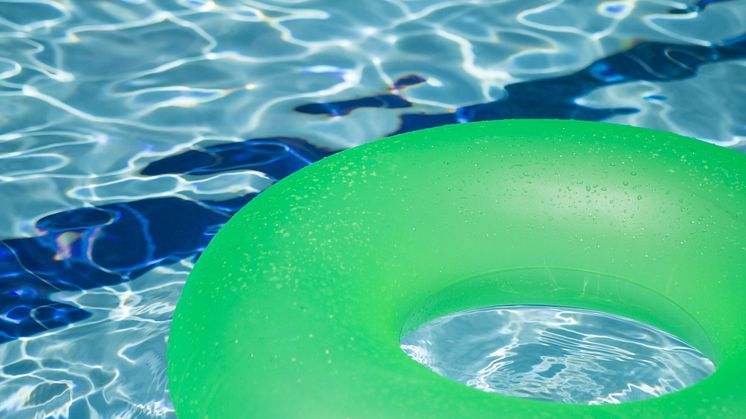 Linde energi lanserar poolvärme - ett hållbart sätt att värma utomhuspoolen med fjärrvärme. Foto: stockbild