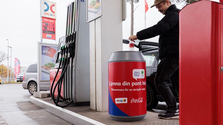 OKQ8 och Cola-Cola i Sverige samarbetar för ökad insamling på väg 