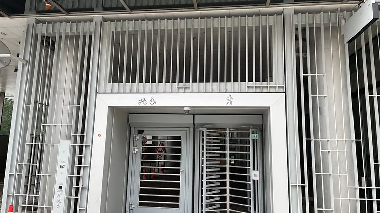 Kategorie Türen, Tore, Zäune: Auch die zugehörigen Türanlagen entsprechen den sicherheitstechnischen Anforderungen der EZB.