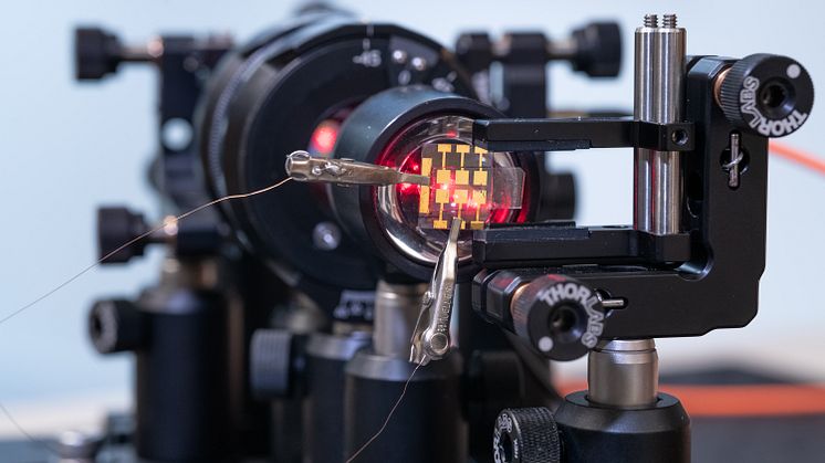 Quantum random number generator baserad på perovskitlysdioder.