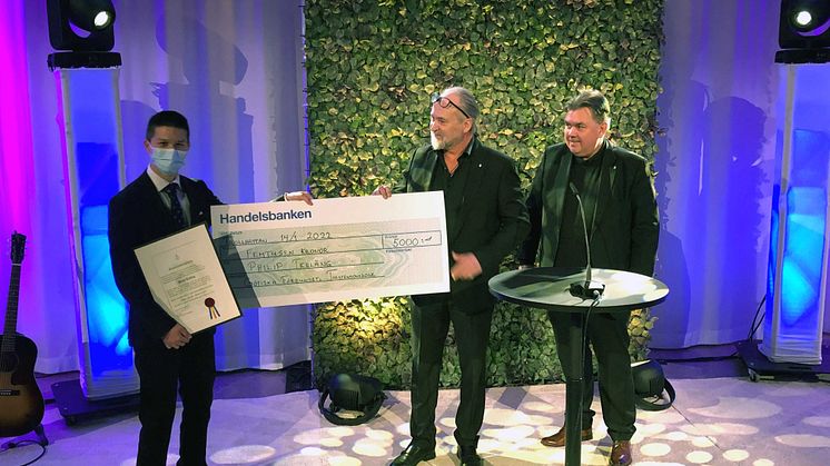Eftersom stipendiaten Philip Telläng inte kunde närvara på avslutningshögtiden togs hans stipendium från Götiska förbundet emot av kamraten Jakob Gleby.