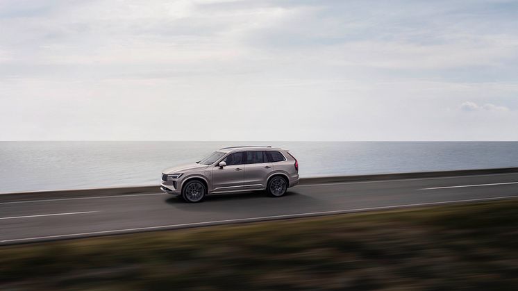 New_Volvo_XC90_Exteriors.jpg