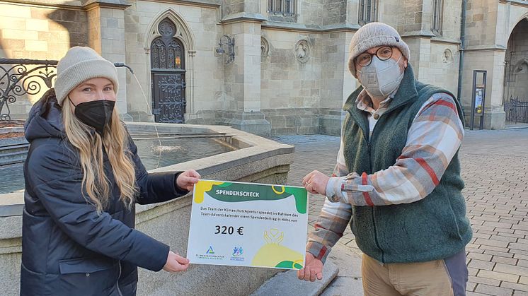 Energie sparen und Geld spenden - Team der KlimaschutzAgentur stellt sich 24 Tage lang herausfordernden Aufgaben