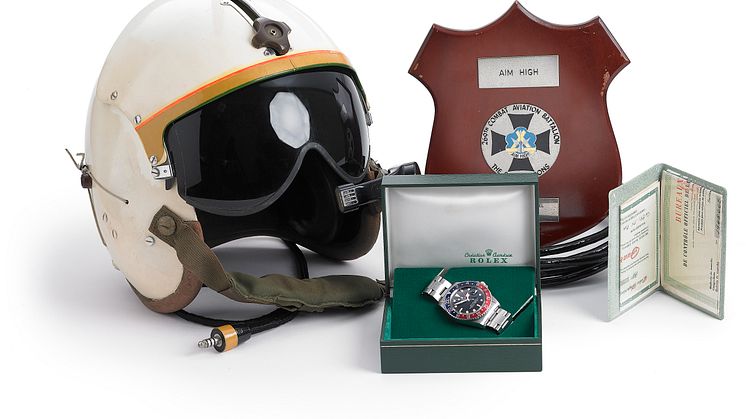 Med uret følger kaptajn Sprinkels helikopterhjelm, Rolex-æske,  originalt certifikat og  kvittering.  
