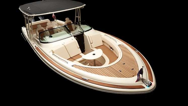Chris-Craft Calypso 30 bow high shot 