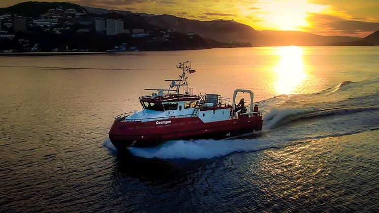 The Geologen is a groundbreaking research vessel that features a drive train comprising of two 670kW Yanmar 6AYEM-GTWS marine diesel engines and a combined 200kW of electric motors.