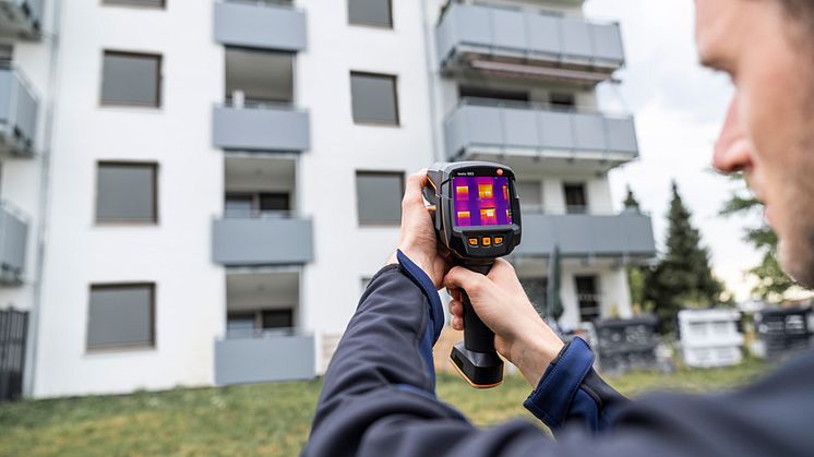 En bra värmekamera är ett värdefullt hjälpmedel för att hitta otätheter och energiförluster som kan reducera uppvärmningskostnader.