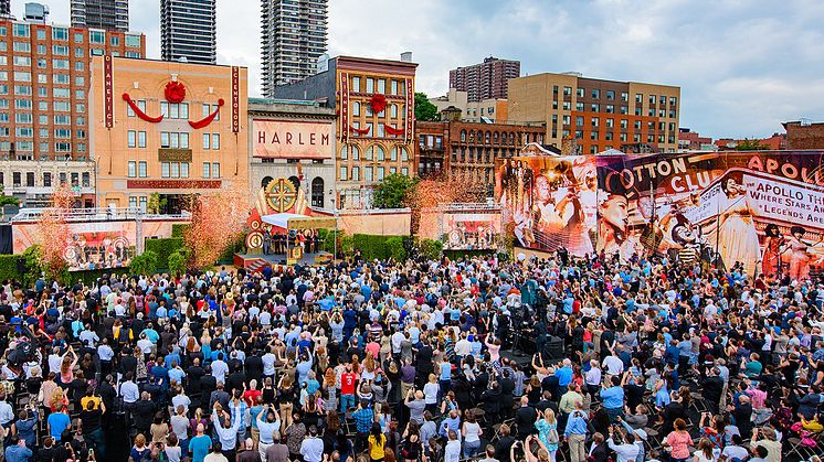 Harlems nya Ideala Scientologikyrka och Samhällscenter som kallades "centrum för hopp på 125th Street" i den livsbringande invigningen söndagen den 31 juli, 2016.